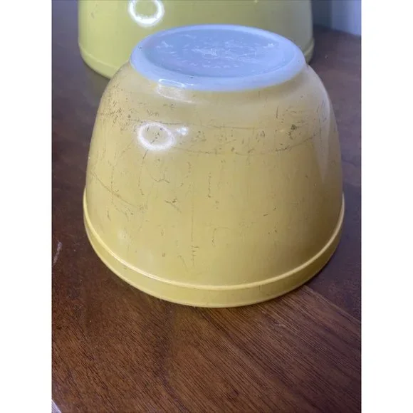 Vintage Pyrex Set of 4 Mixing Nesting Bowls Primary Colors 50's-60's - Picture 3 of 16